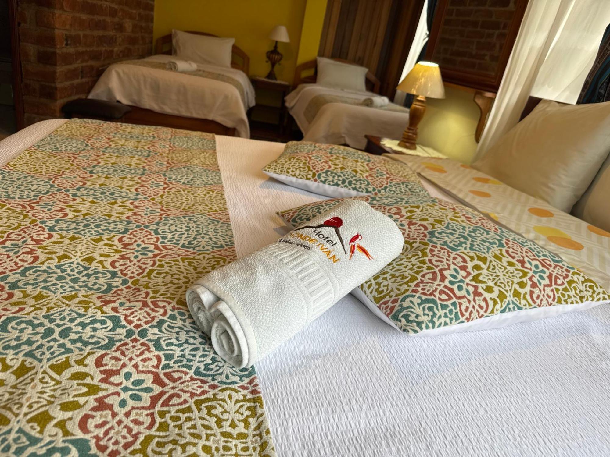 Hotel Donde Ivan バーニョス エクステリア 写真
